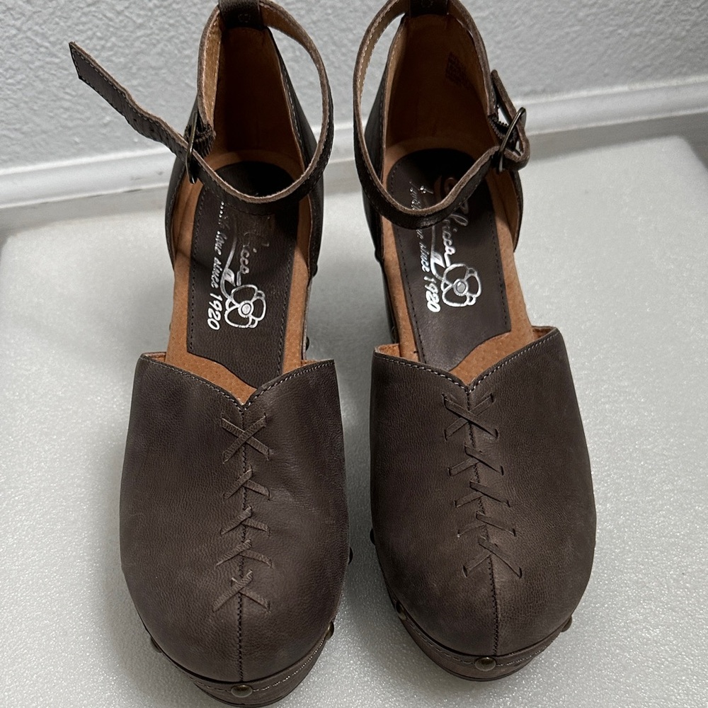 Sabicca Dark Brown Women's leather Mules size 10